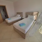 Xhulio * Sarandë