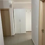 Xhulio Apartamento