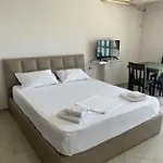 Xhulio Apartamento