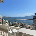 Xhulio * Sarandë