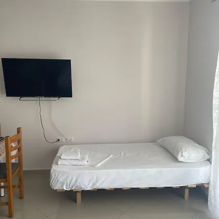 Xhulio Appartement *