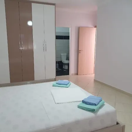 Xhulio Apartmán Sarandë