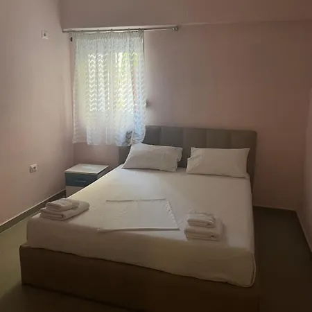 Xhulio Sarandë