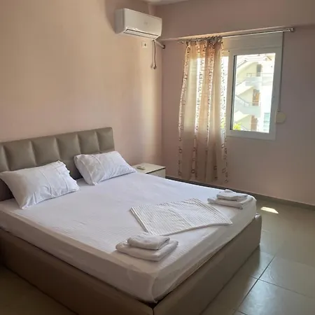 Appartement Xhulio Sarandë