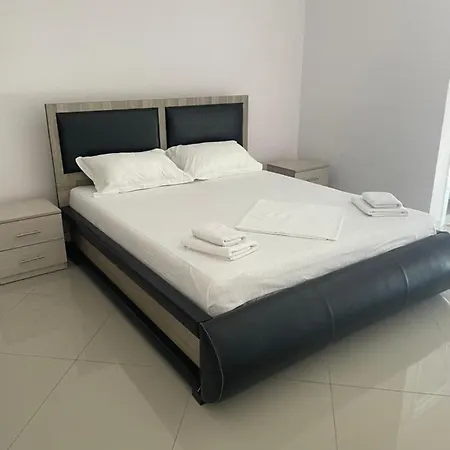 Xhulio Apartmán Sarandë