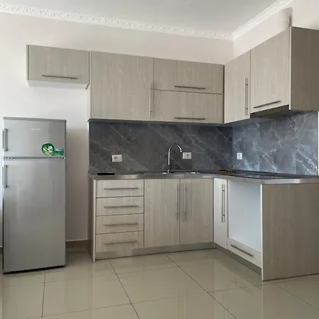 Xhulio Appartement *