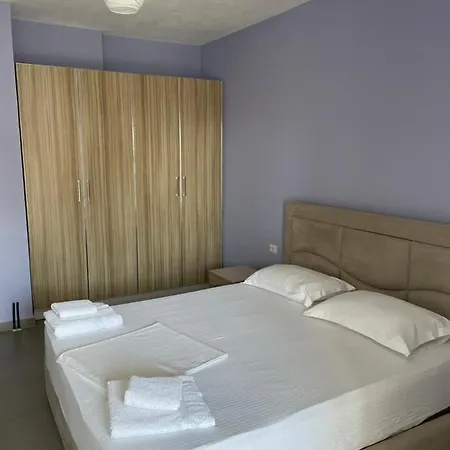 Appartement Xhulio Sarandë