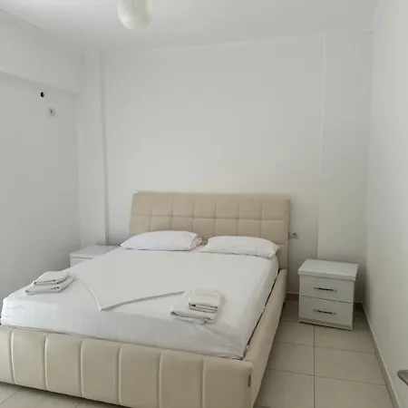 Xhulio Apartmán *