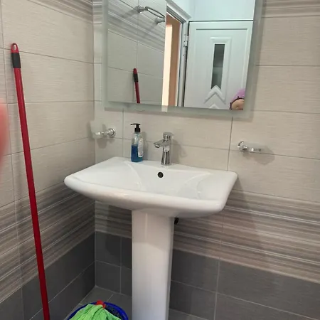 Xhulio Apartamento Sarandë