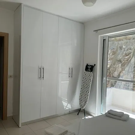 Appartement Xhulio Sarandë