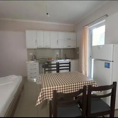 Xhulio Appartamento Sarandë