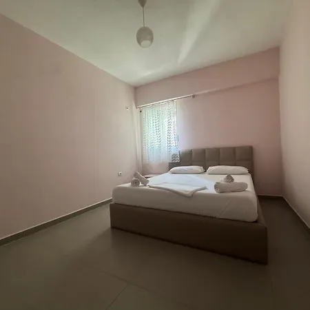 Xhulio Appartamento Sarandë