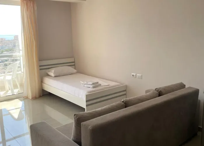 Xhulio Apartament Saranda